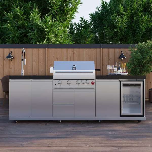 Outdoor Kitchen